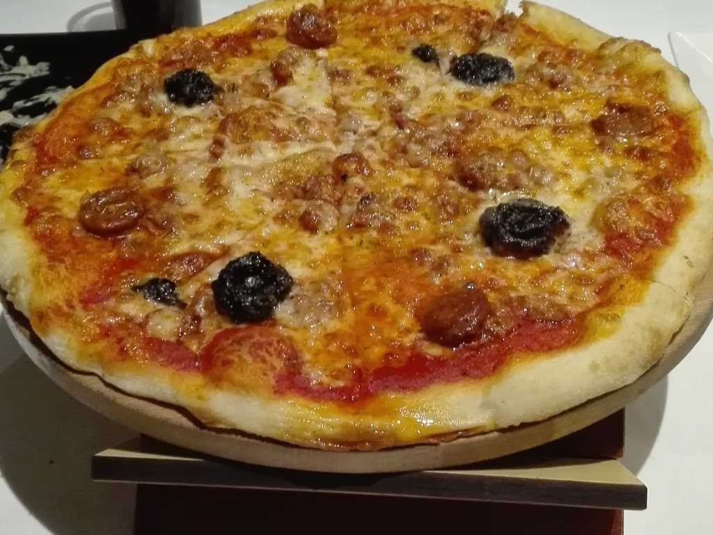 Menu of Restaurants in Tomelloso, Restaurante Marquinetti, Pizza matanza