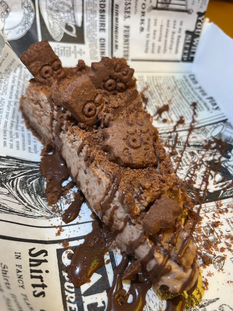 Carta de Restaurantes en Torrevieja, FAMES, Tarta de queso con galleta de simpsons