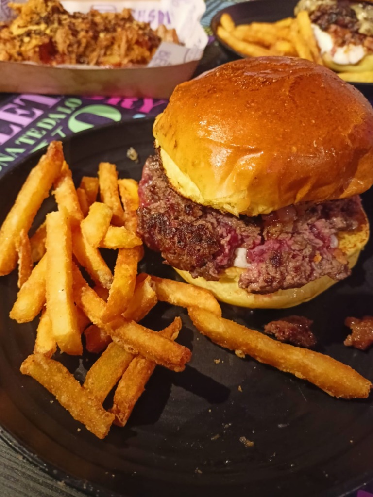 Carta de Restaurantes en Tudela, ReCrudo Burger, Provoleta