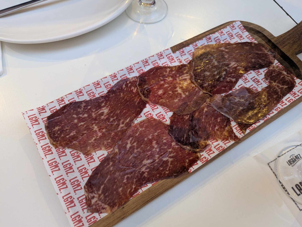 Gastronomy recommendation in Valencia: Tabla de cecina de Angus