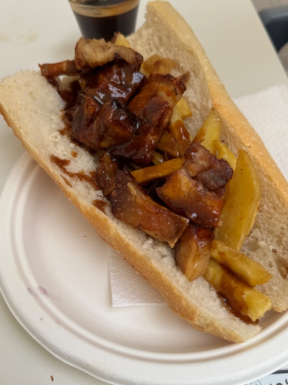 Carta de Restaurantes en Valencia, Bar Nuevo Oslo, Bocadillo de panceta con salsa hoisin