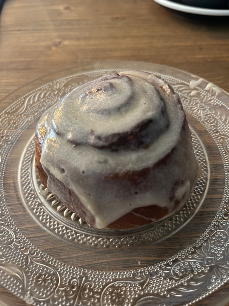 Carta de Restaurantes en Valencia, BASTARD Coffee & Kitchen - Ruzafa, Cinnamon roll de canela