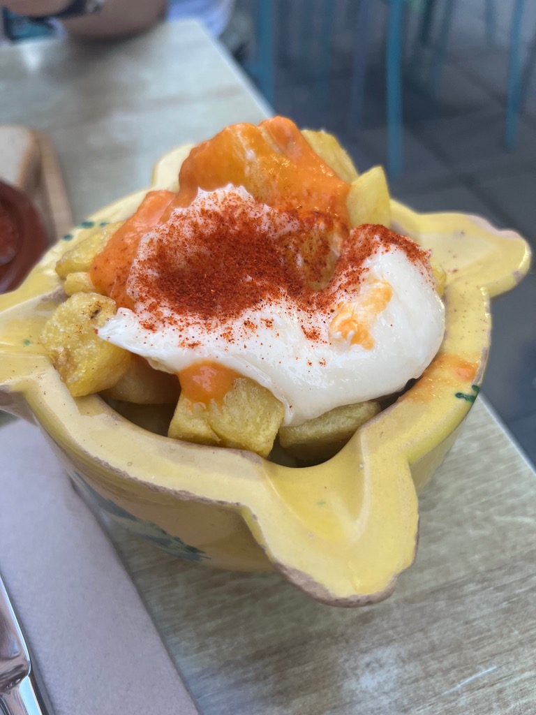 Recomendación gastronómica de Valencia: Patatas bravas