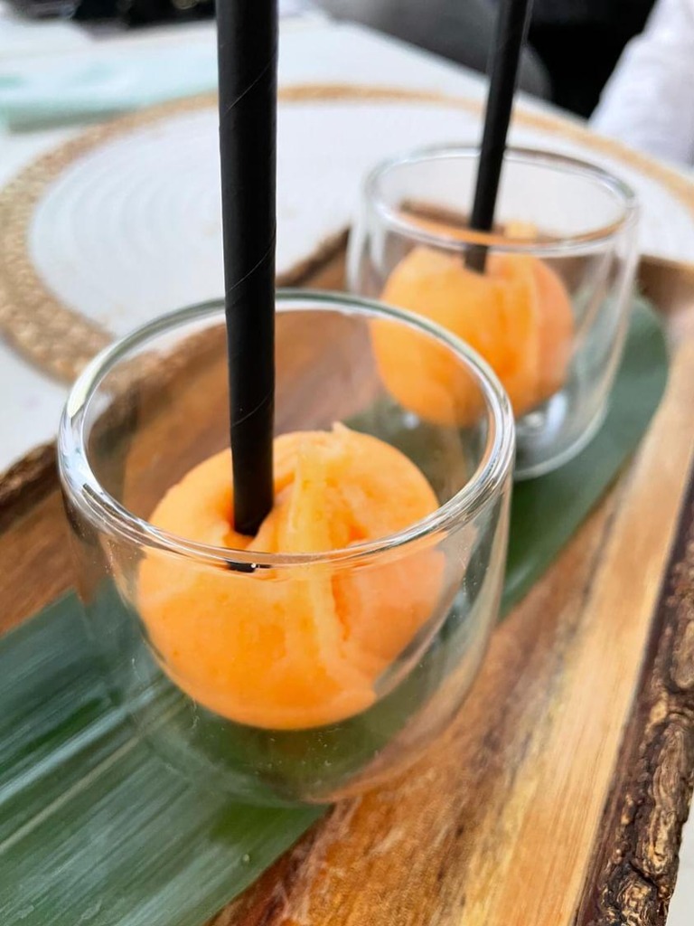 Carta de Restaurantes en Valencia, El Almacén, 𝐒𝐨𝐫𝐛𝐞𝐭𝐞 𝐝𝐞 𝐧𝐚𝐫𝐚𝐧𝐣𝐚, 𝐀𝐩𝐞𝐫𝐨𝐥 𝐲 𝐏𝐫𝐨𝐬𝐞𝐜𝐜𝐨