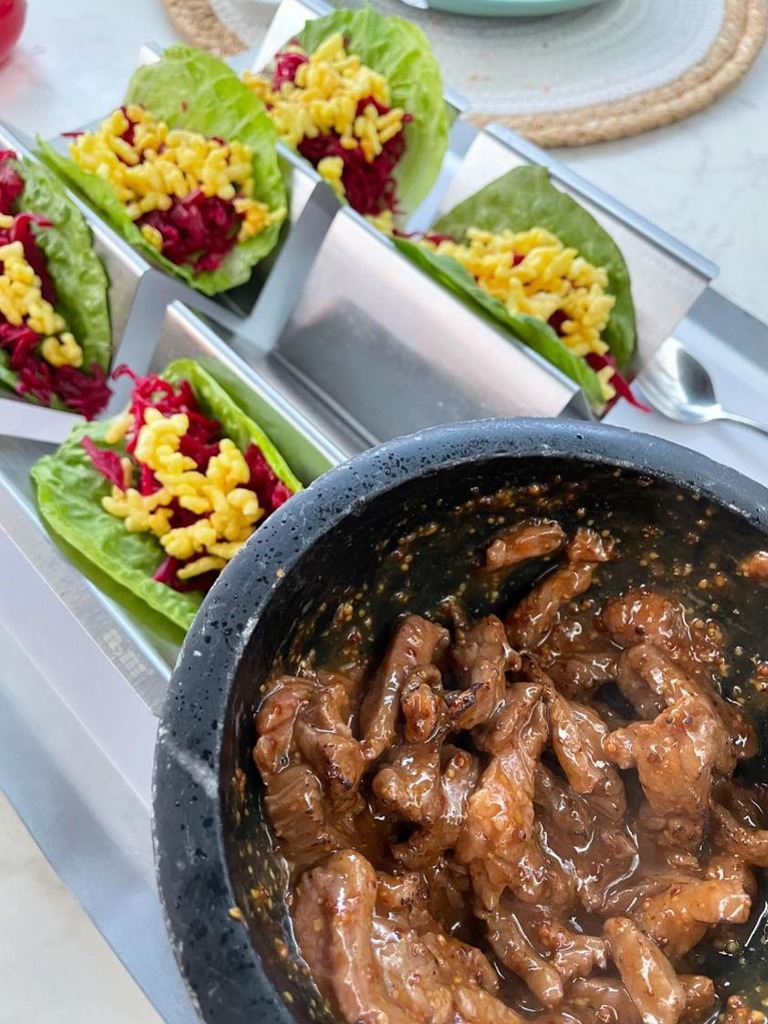 Carta de Restaurantes en Valencia, El Almacén, 𝐓𝐚𝐤𝐨 𝐤𝐨𝐫𝐞𝐚𝐧𝐨 𝐝𝐞 𝐥𝐨𝐦𝐨 𝐛𝐚𝐣𝐨 𝐚 𝐥𝐚 𝐥𝐥𝐚𝐦𝐚