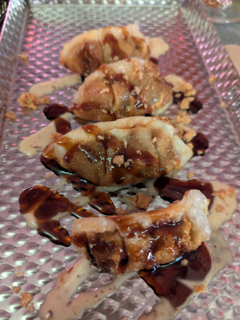 Menu of Restaurants in Valencia, El Garaje Foodie, Gyozas de pato