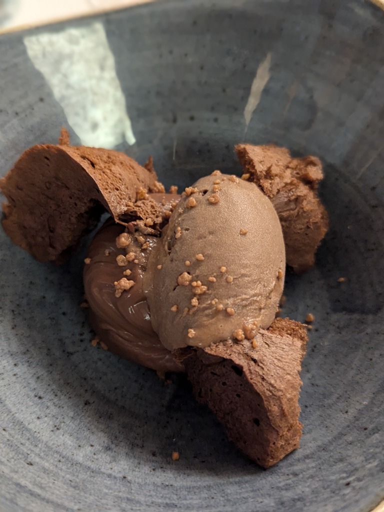 Carta de Restaurantes en Valencia, Entrevins, Choco-Blas, chocolate negro en texturas con aceite de oliva y sal