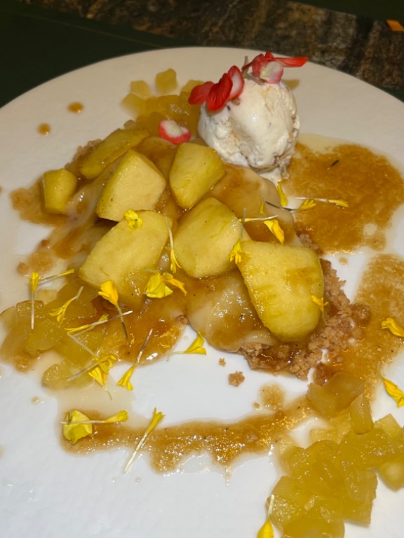 Menu of Restaurants in Valencia, Euforia Valencia, Apple crumble