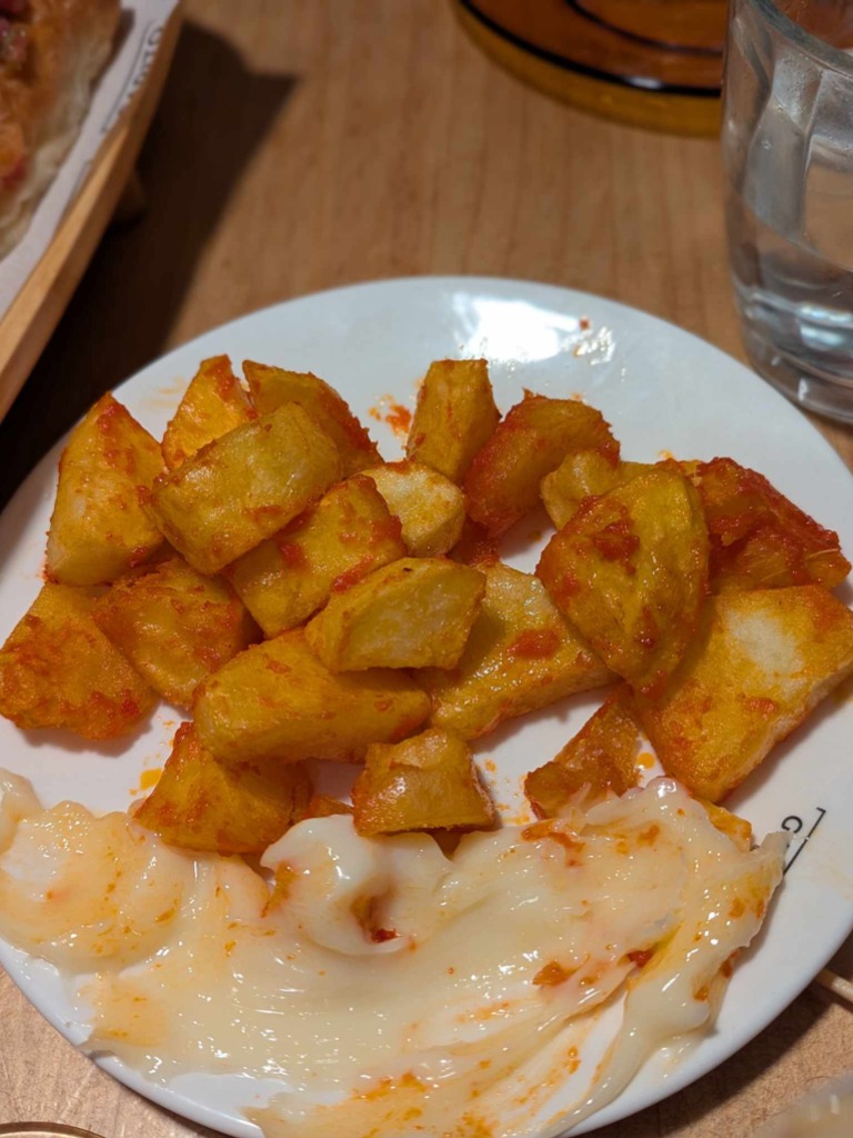 Valoración y opiniones de comida y bebida en Valencia, Garito Barra, Las bravas de Garito