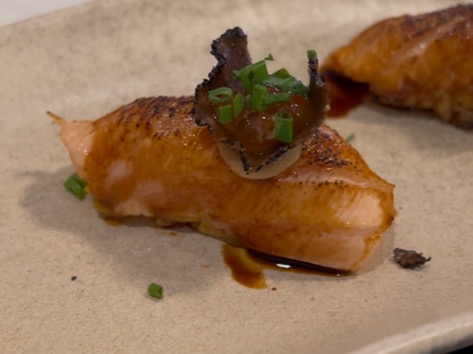 Menu of Restaurants in Valencia, Kamon, Nigiri Salmon