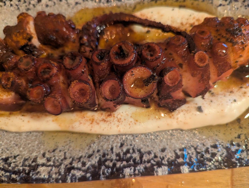 Review and opinions of food and drinks in Valencia, La Cantina Gastrotaberna, Pulpo con parmentier de patata