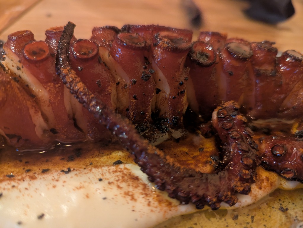 Review and opinions of food and drinks in Valencia, La Cantina Gastrotaberna, Pulpo con parmentier de patata