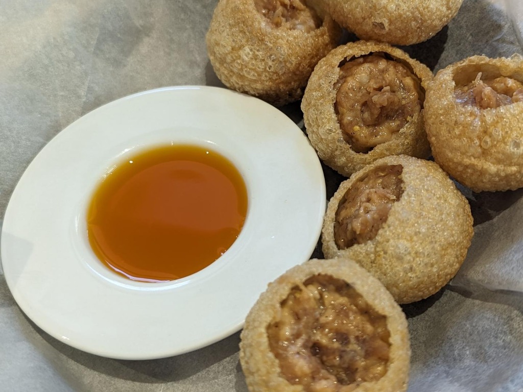 Carta de Restaurantes en Valencia, La Sangu, Pani puri "Steak tartar easter"