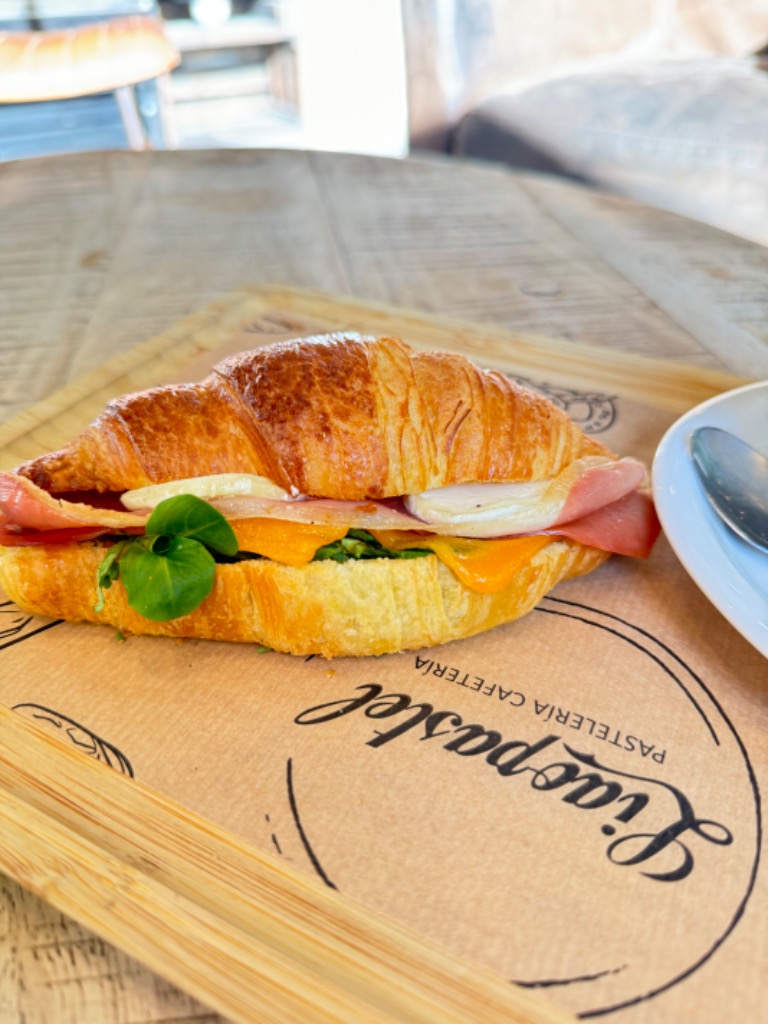 Carta de Restaurantes en Valencia, Liaopastel, Croissant salado