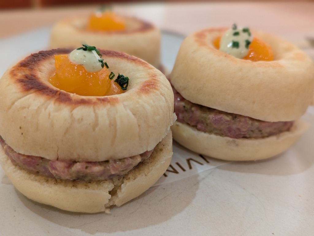 Carta de Restaurantes en Valencia, Living Bakkali, Bao steak tartar