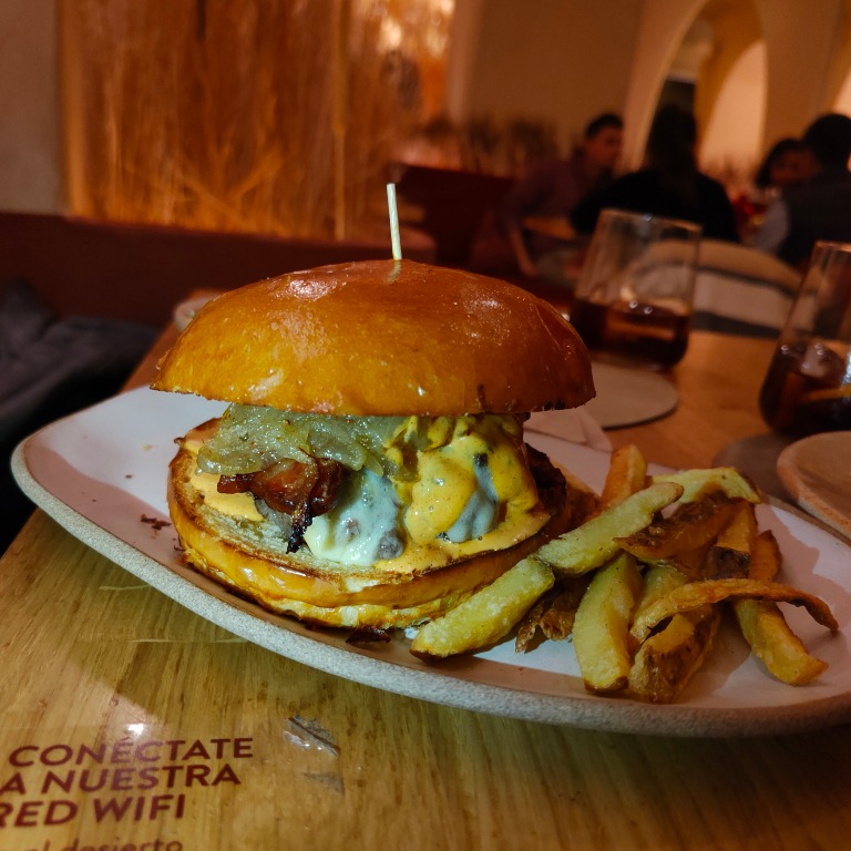 Carta de Restaurantes en Valencia, Living Bakkali, Burger