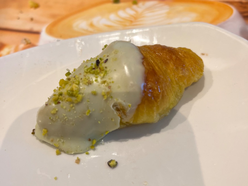 Carta de Cafeterías en Valencia, Manolo Bakes, Croissant de pistacho