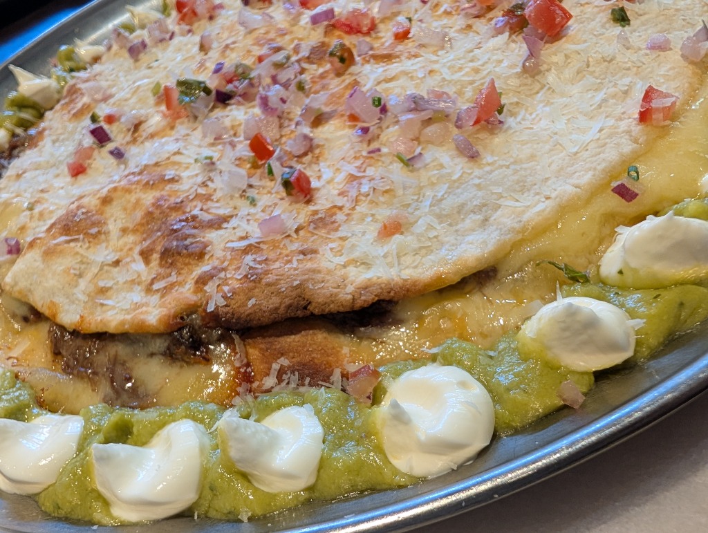 Valoración y opiniones de comida y bebida en Valencia, Mercader Cabanyal, Quesadilla de rabo de toro