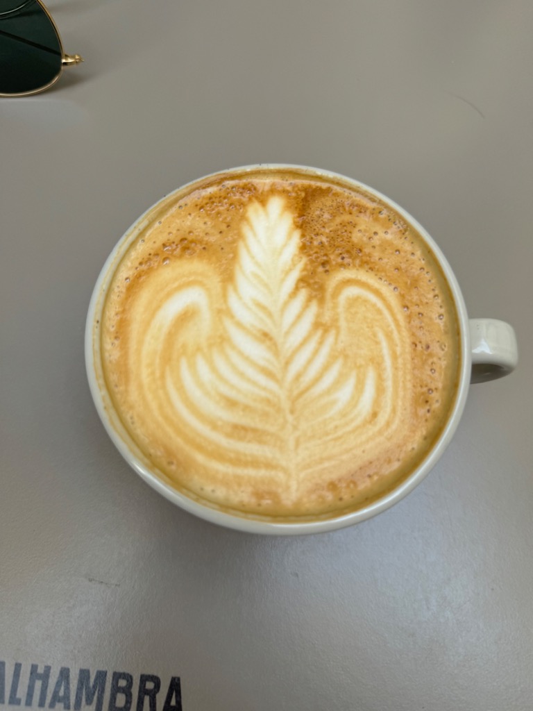 Carta de Restaurantes en Valencia, MESTIZO - Café de especialidad • Brunch • Tapas, Café con leche