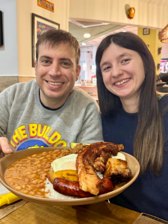 Carta de Restaurantes en Valencia, MI GENTE COLOMBIAN FOOD, Bandeja paisa (Colombia)