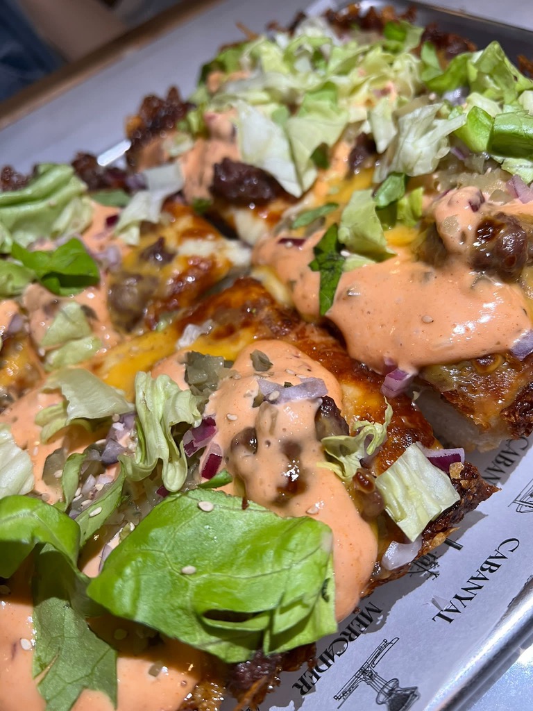 Carta de Pizzerías en Valencia, Michigan Detroit Pizza, Pizza cheeseburguer