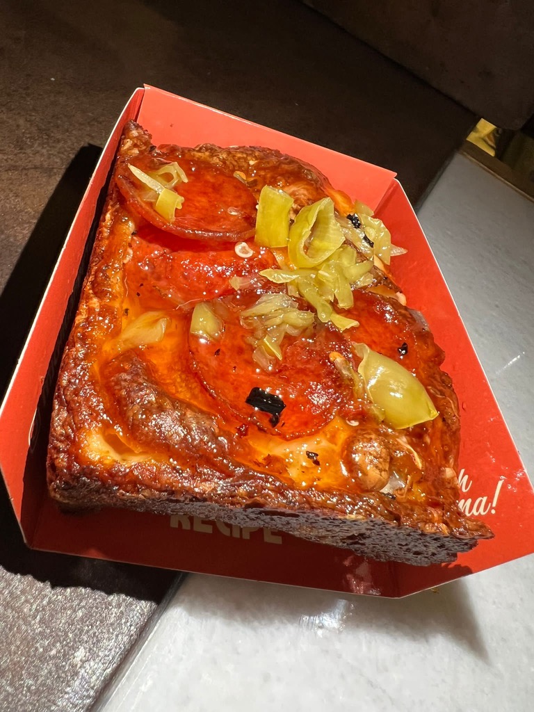 Carta de Pizzerías en Valencia, Michigan Detroit Pizza, Pizza pepperoni