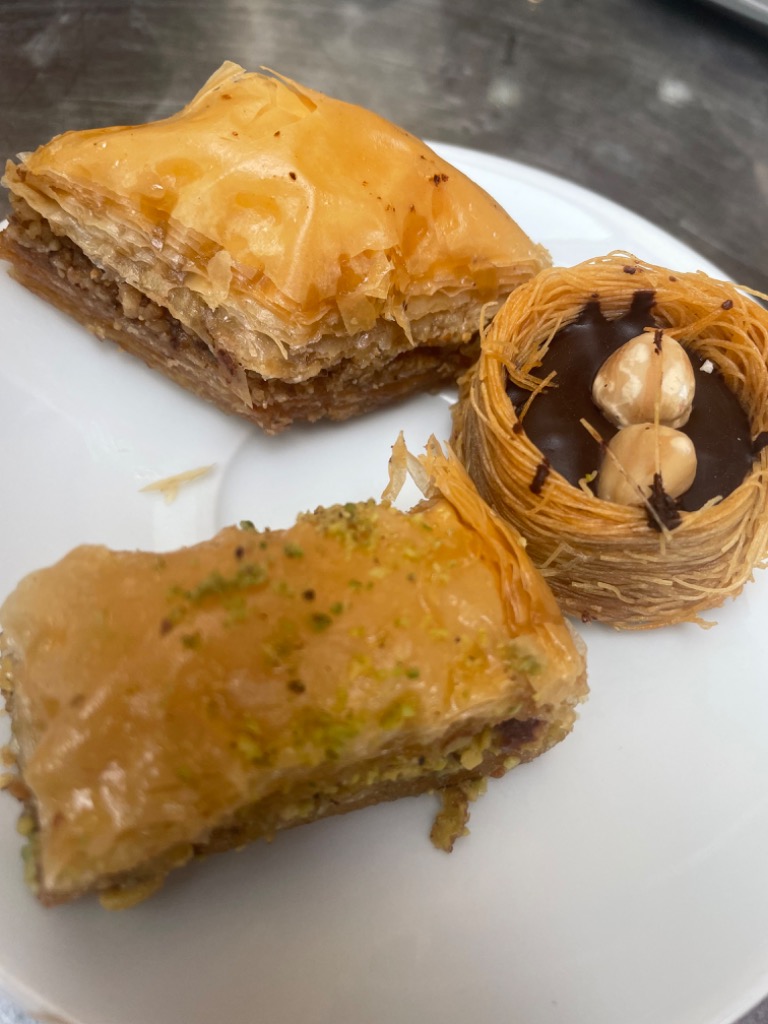 Carta de Cafeterías en Valencia, Mocay Cafetería, Baklava de chocolate con avellana