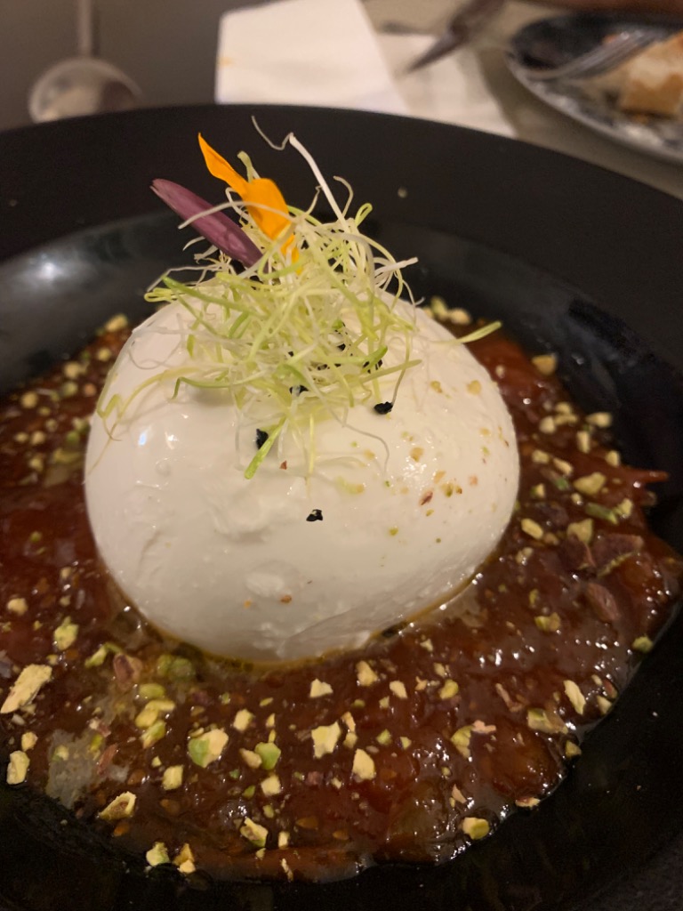 Carta de Restaurantes en Valencia, Nuria Brasserie, Burrata ahumada