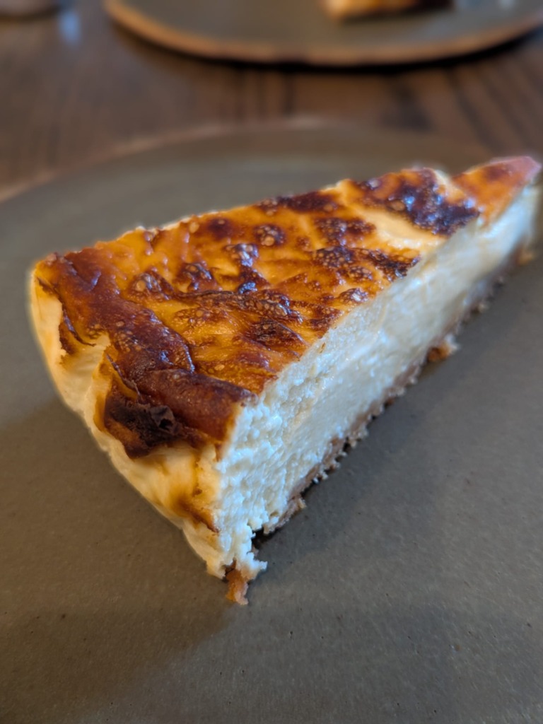 Recomendación gastronómica de Valencia: Tarta cremosa de queso al horno