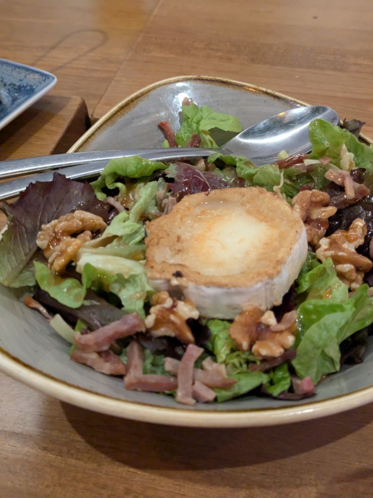 Recomendación gastronómica de Valencia: Ensalada tibia de cabra
