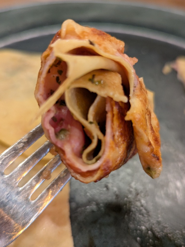 Recomendación gastronómica de Valencia: Jamón york, catalana, mozzarella y orégano