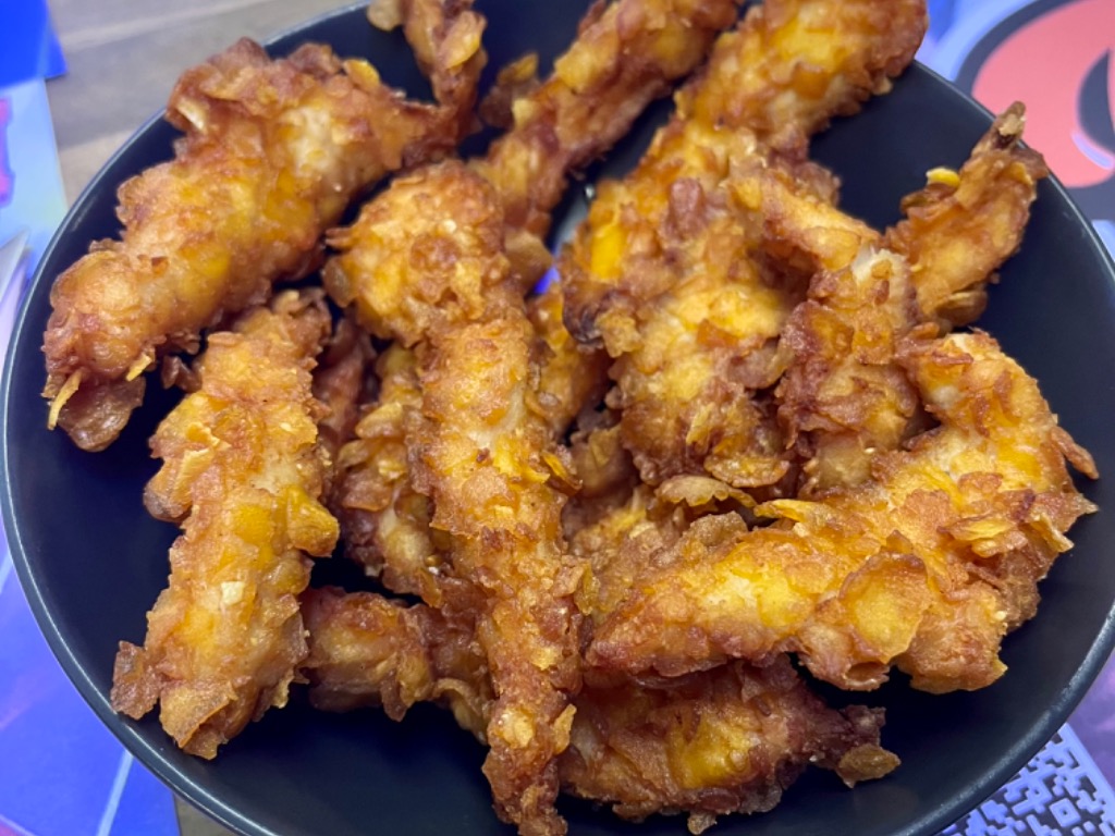 Carta de Restaurantes en Valencia, Raff´s, Tiras de pollo con con empanado de maíz y salsa de miel mostaza