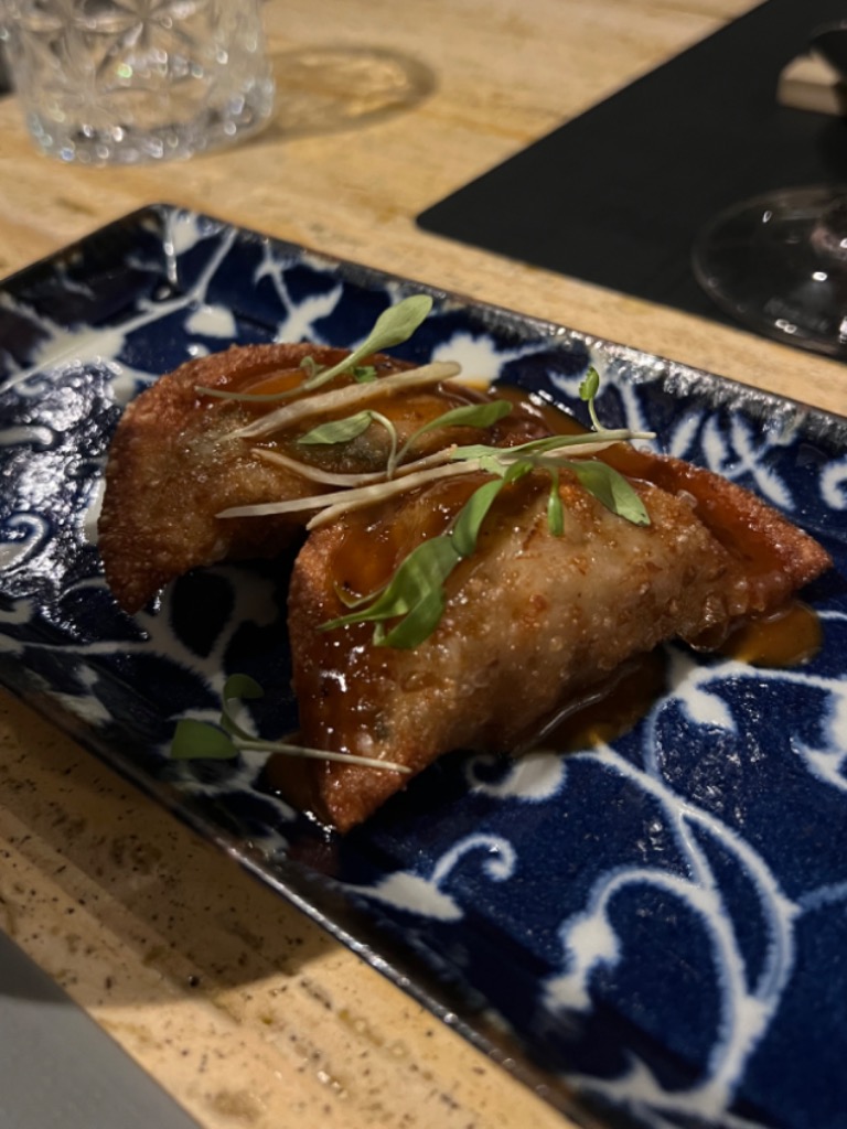 Carta de Restaurantes en Valencia, Restaurant Bouet, Dumpling de pato y chives repollo con salsa de ostras con aderezo de vinagre chino & chipotle