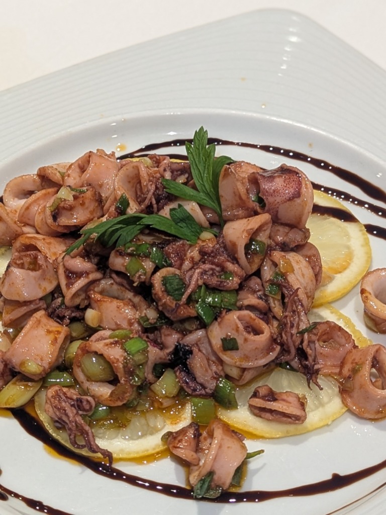 Menu of Restaurants in Valencia, Restaurante Belmonte, Calamares salteados con ajetes