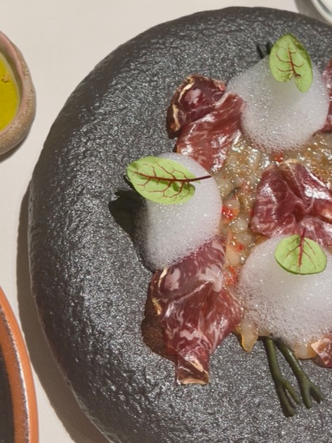 Recomendación gastronómica de Valencia: Tartar de carabinero y cecina premium