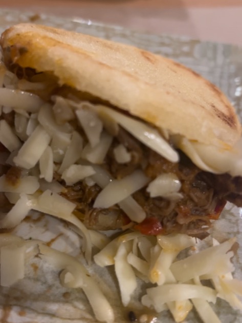 Menu of Restaurants in Valencia, Restaurante Galipan, Arepa de Ternera desmechada con queso Gouda