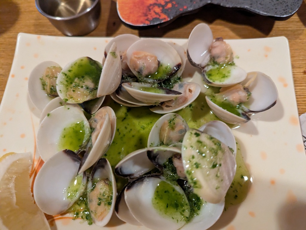 Gastronomy recommendation in Valencia: Almejas a la plancha