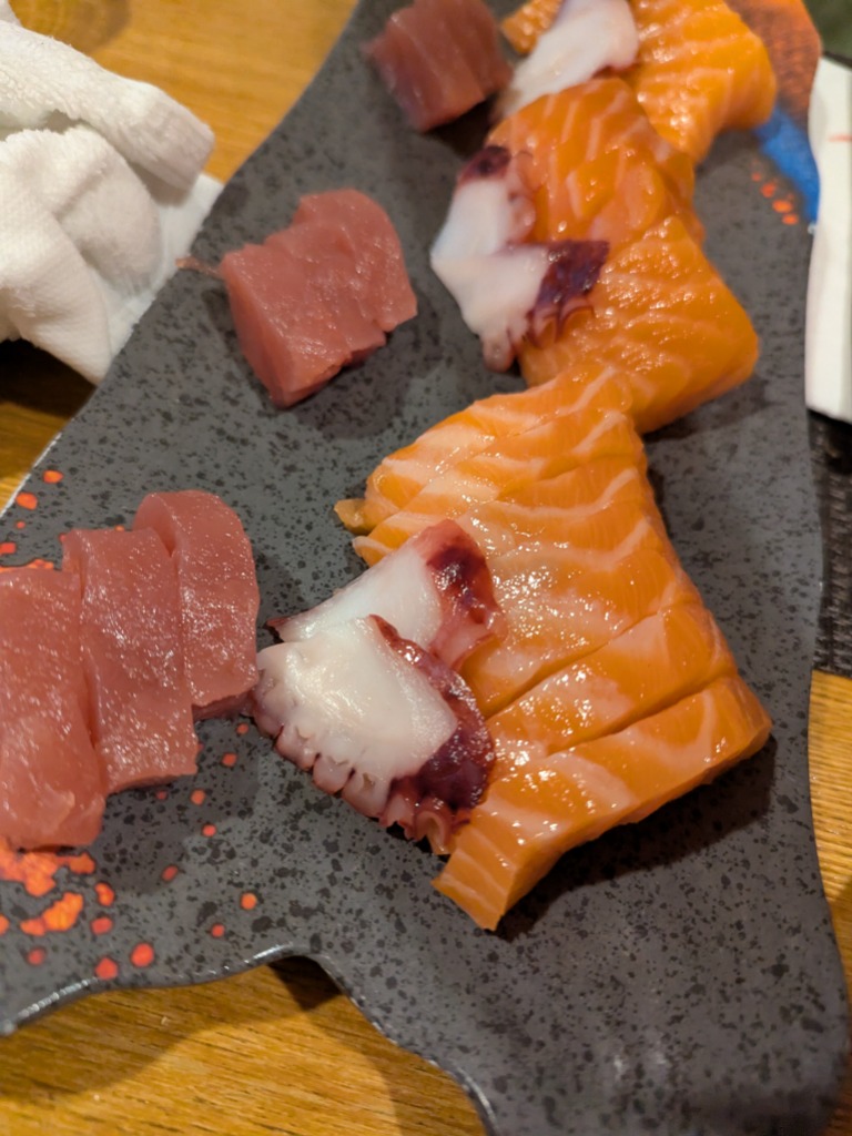 Gastronomy recommendation in Valencia: Sashimi variado