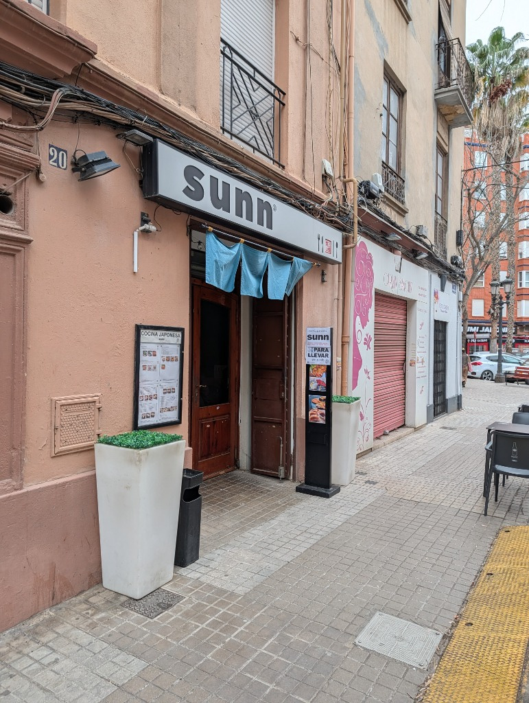 Valoración y opiniones de comida y bebida en Valencia, Sunn, Sunn