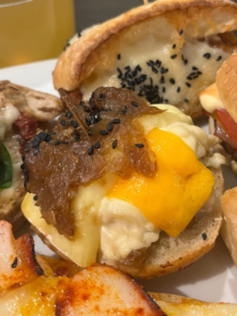 Carta de Restaurantes en Valencia, Tanto Monta..., Montadito de hamburguesa