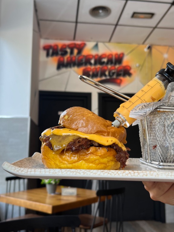 Menu of Restaurants in Valencia, Tasty American Burger, Valquiria
