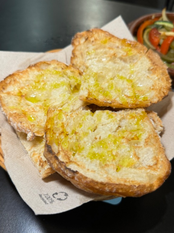 Carta de Restaurantes en Valencia, Tot Brasa, Pan con aceite y sal