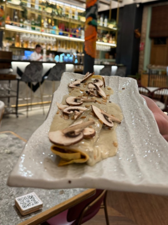 Menu of Restaurants in Valencia, Vaqueta Gastro Mercat, Crepe de setas, trufa y pato