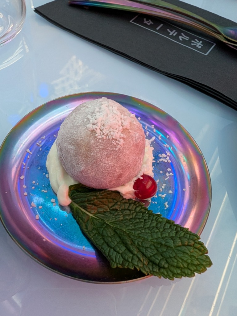 Menu of Restaurants in Valencia, Voltereta, Bienvenido a Kioto, Mochi de mango y maracuyá