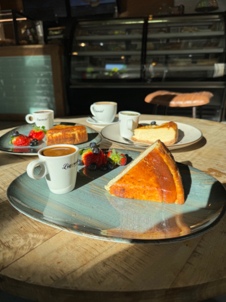 Carta de Restaurantes en Vall d'Alba, liaopastel, Tarta de queso con crema de pistacho