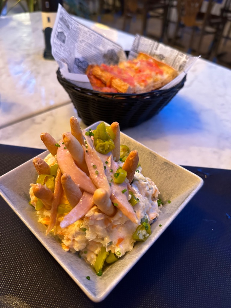 Menu of Restaurants in Vilanova i la Geltrú, Cal Pachurri Origen Mediterrani, Ensaladilla rusa con ventresca