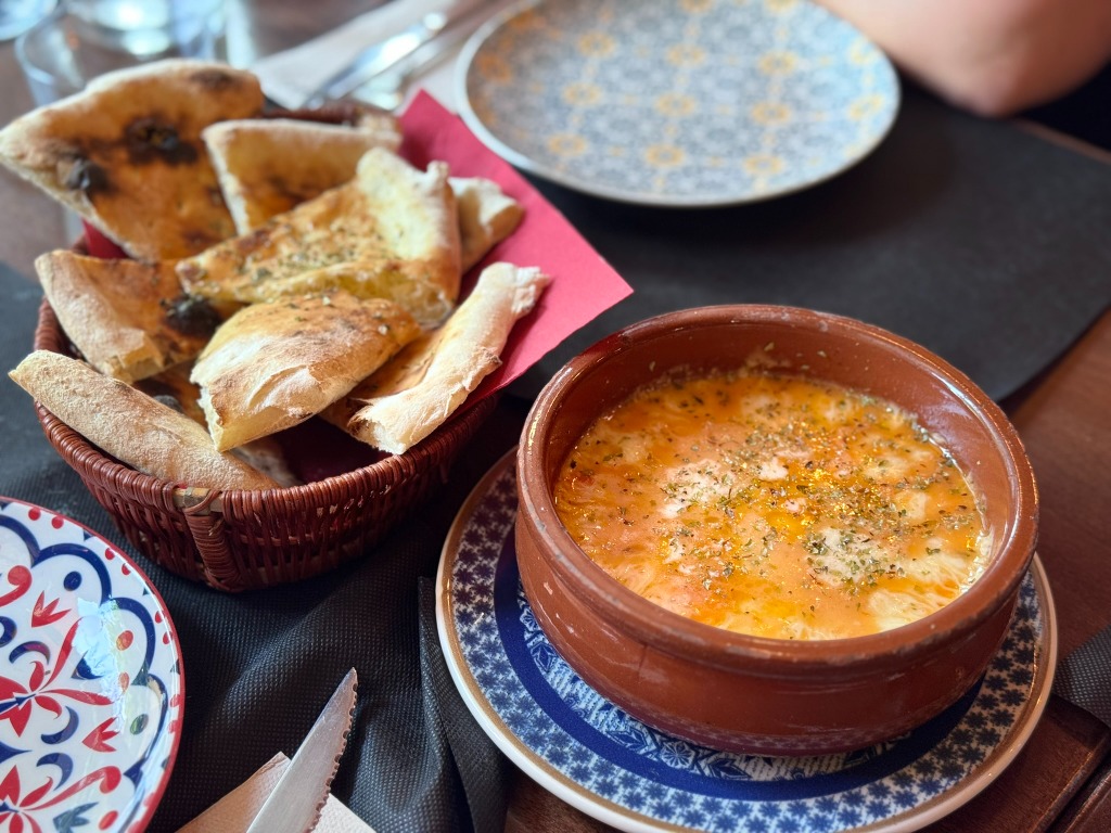 Menu of Restaurants in Vilassar de Mar, A Legna, Provolone al pomodoro con focaccia casera