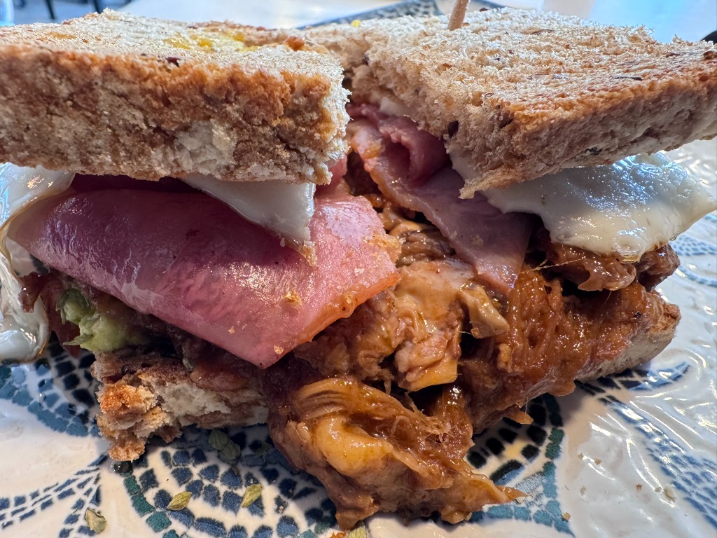 Valoración y opiniones de comida y bebida en Vilassar del Mar, CAFĒ DEL MAR · Vilassar de Mar, Sandwich de pulled pork
