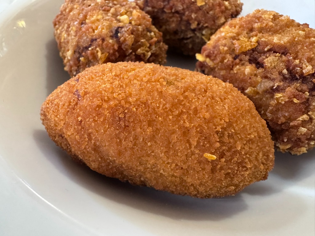 Carta de Restaurantes en Vilassar del Mar, CAL TITO - VILASSAR, Croqueta de bacalao (unidad)