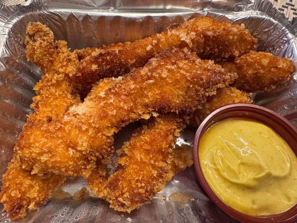 Menu of Restaurants in Vilassar de Mar, Deunidó Restaurant, Lágrimas de pollo rebozado con curry y miel